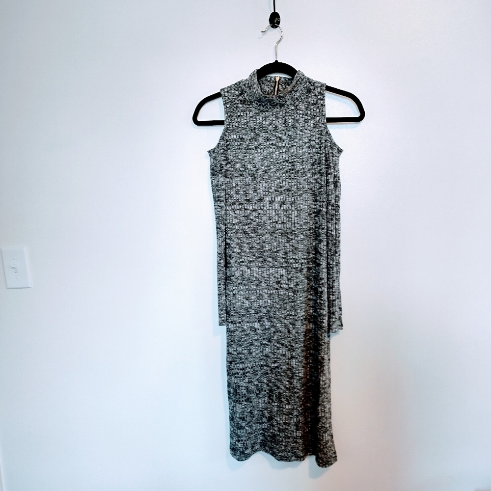 Kensie grey ribbed bodycon midi dress with long sleeves and cold shoulders size